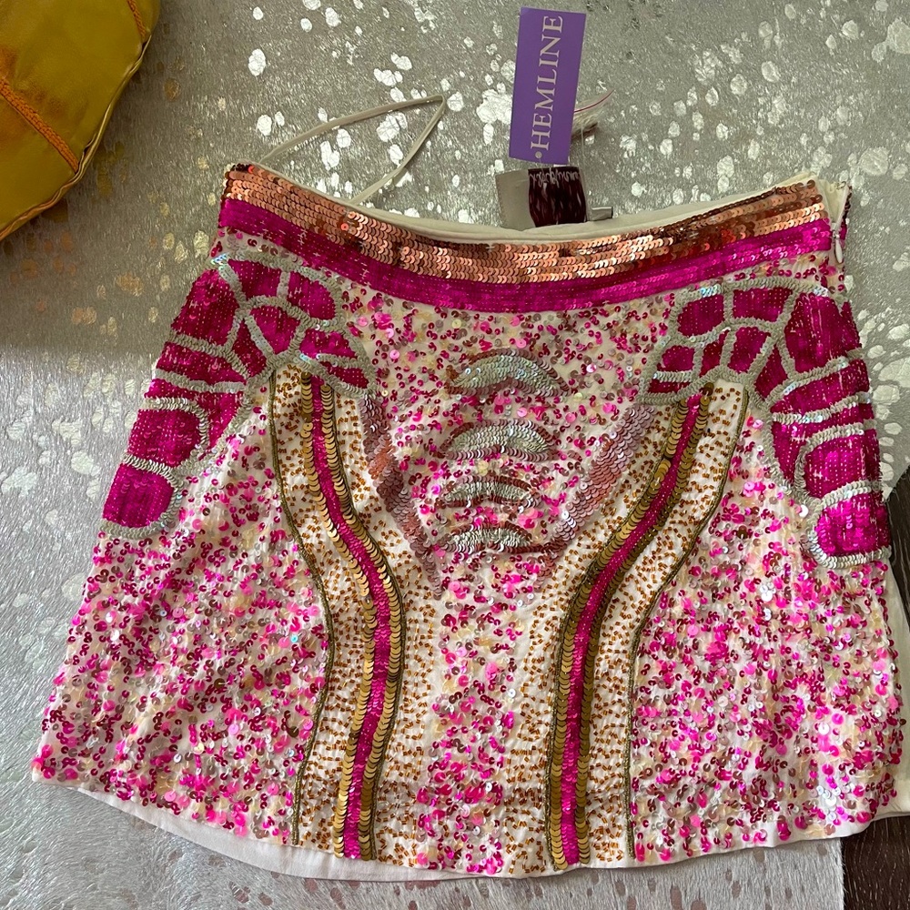 NWT Chloe Oliver  Sequin front mini skirt